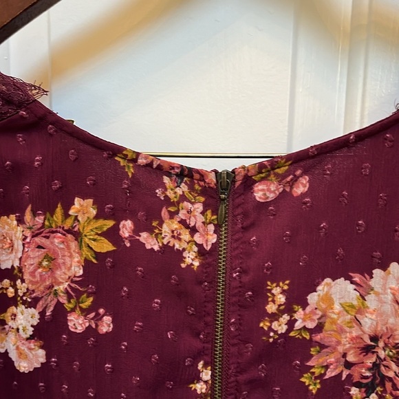 Floral Burgundy Dress with Lace Trim XL - Picture 6 of 9